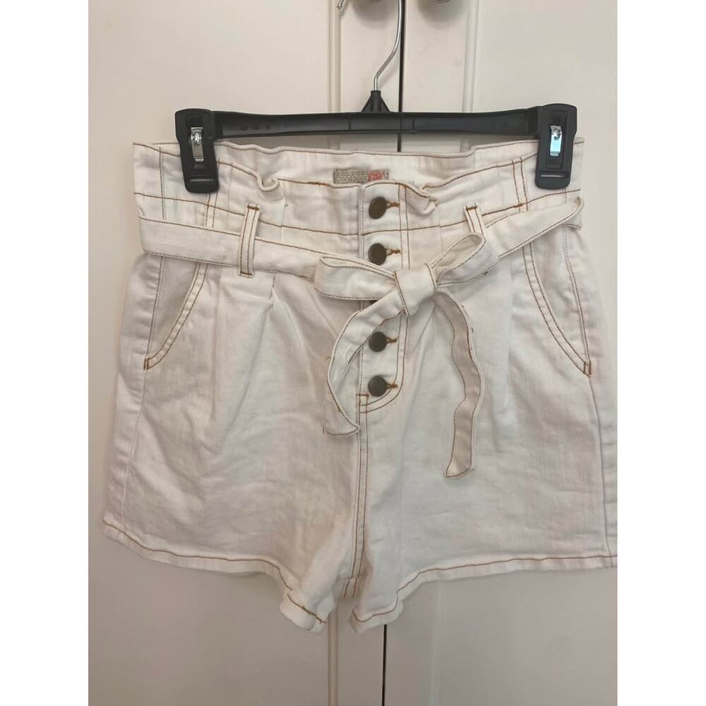 Gianni Bini Belted PaperSack Shorts-Like New! Size 7